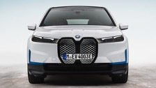 BMW_iX_2022-04-thumb.jpg BMW iX xDrive40