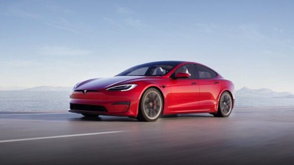 Tesla_Model_S_2021-01.jpg Tesla Model S Plaid