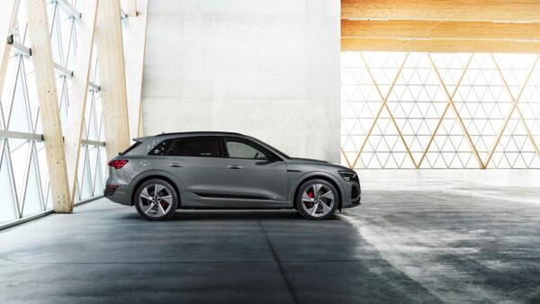 Audi_Q8-etron-2023-03.jpg Audi Q8 e-tron 50 quattro