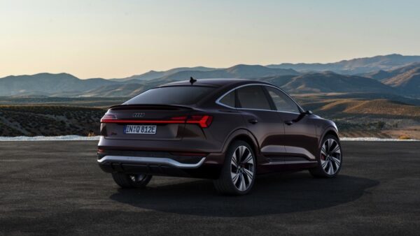 Audi_Q8-etron-sportback-2023-02.jpg Audi Q8 e-tron Sportback 55 quattro