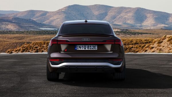Audi_Q8-etron-sportback-2023-07.jpg Audi Q8 e-tron Sportback 55 quattro