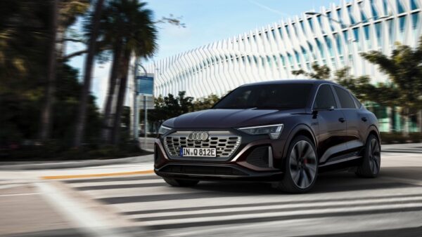 Audi_Q8-etron-sportback-2023-08.jpg Audi Q8 e-tron Sportback 55 quattro