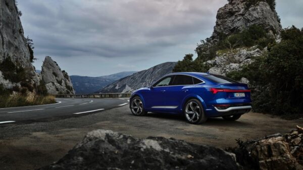 Audi_SQ8-Sportback-etron-2023-03.jpg Audi SQ8 e-tron Sportback