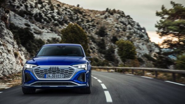 Audi_SQ8-Sportback-etron-2023-07.jpg Audi SQ8 e-tron Sportback