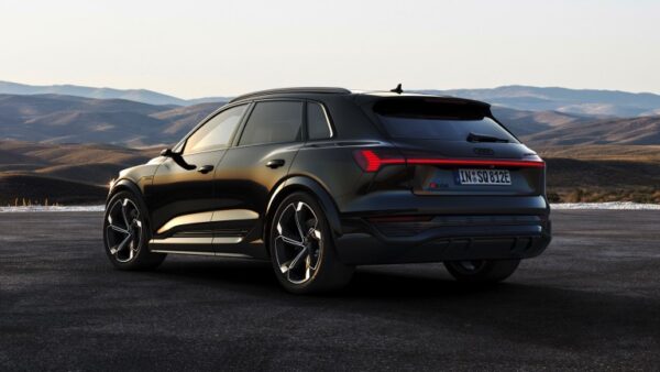 Audi_SQ8-etron-2023-02.jpg Audi SQ8 e-tron