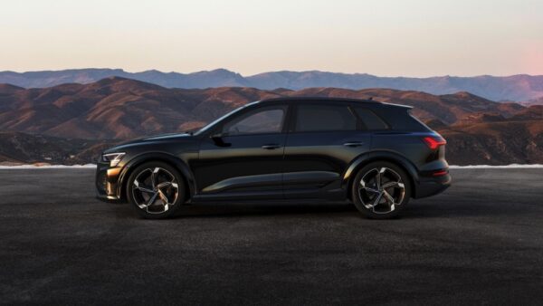 Audi_SQ8-etron-2023-07.jpg Audi SQ8 e-tron