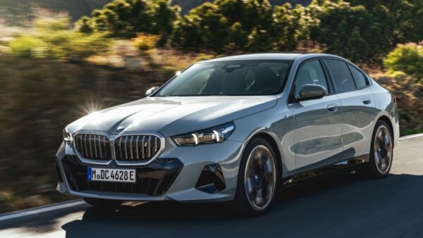 BMW_i5_eDrive40_Sedan-01.jpg BMW i5 eDrive40 Sedan