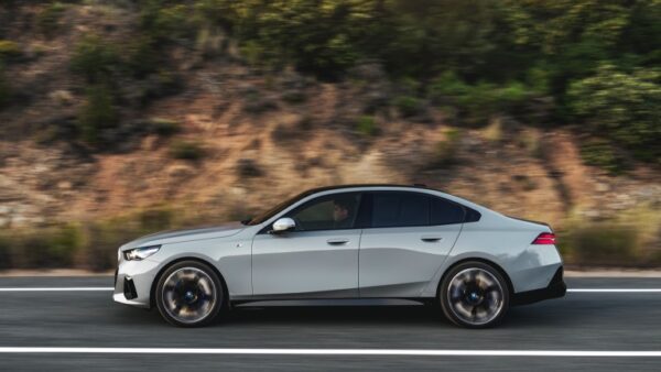 BMW_i5_eDrive40_Sedan-02.jpg BMW i5 eDrive40 Sedan