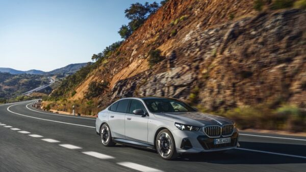 BMW_i5_eDrive40_Sedan-03.jpg BMW i5 eDrive40 Sedan