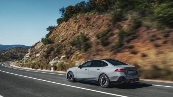 BMW_i5_eDrive40_Sedan-04.jpg BMW i5 eDrive40 Sedan