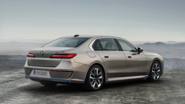 BMW_i7_2022-07.jpg BMW i7 eDrive50