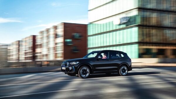 BMW_iX3_2022-04.jpg BMW iX3