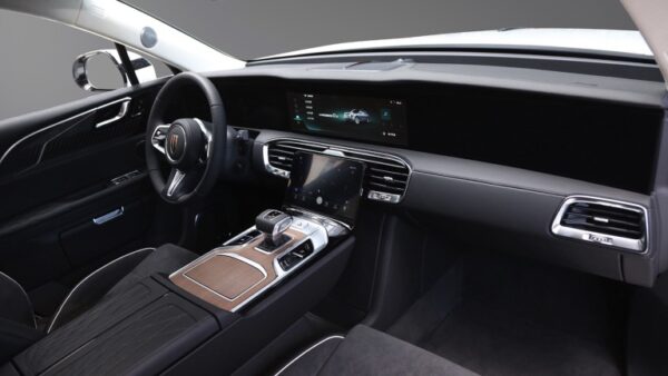 Hongqi_E-HS9-08.jpg Hongqi E-HS9 84 kWh
