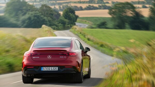 Mercedes_EQE_AMG_43-03.jpg Mercedes EQE AMG 43 4MATIC