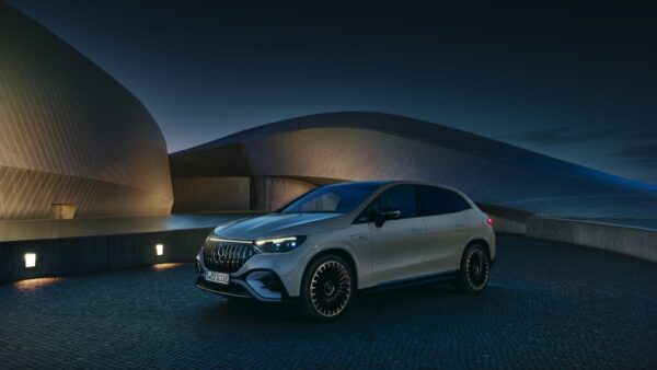 Mercedes_EQE_AMG_SUV-08.jpg Mercedes EQE SUV AMG 53 4MATIC+