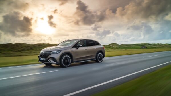 Mercedes_EQE_SUV-02.jpg Mercedes EQE SUV 300