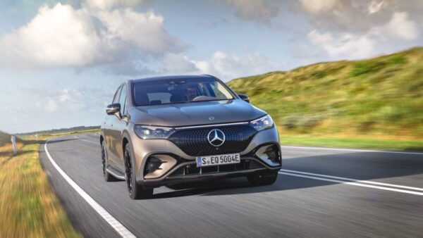 Mercedes_EQE_SUV-04.jpg Mercedes EQE SUV 300