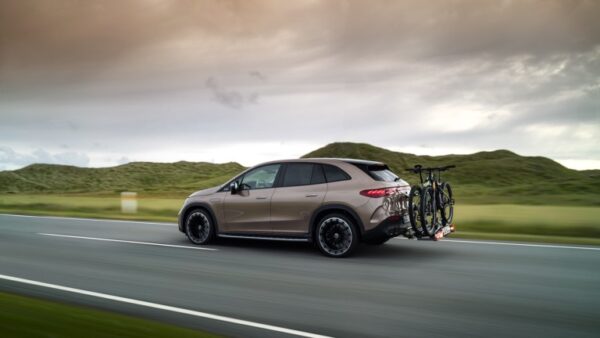 Mercedes_EQE_SUV-05.jpg Mercedes EQE SUV 300