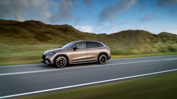 Mercedes_EQE_SUV-06.jpg Mercedes EQE SUV 300
