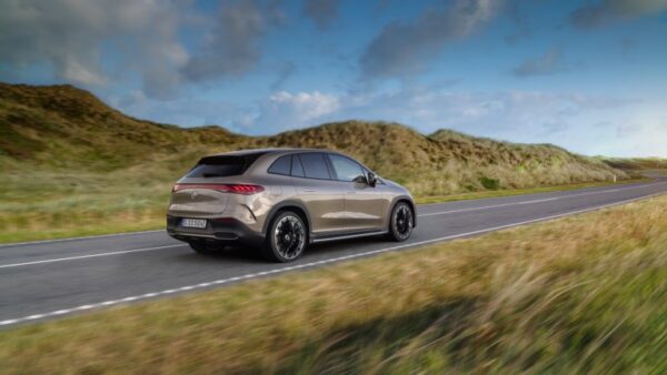 Mercedes_EQE_SUV-07.jpg Mercedes EQE SUV 300