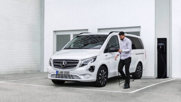 Mercedes_eVito_2021-03.jpg Mercedes eVito Tourer Extra-Long 90 kWh