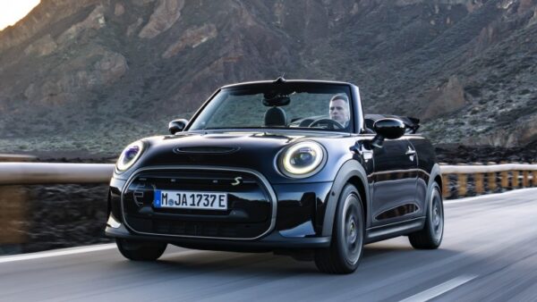 Mini_Electric_Convertible-03.jpg Mini Cooper SE Convertible