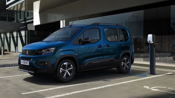 Peugeot_e-Rifter-01.jpg Peugeot e-Rifter Long 50 kWh