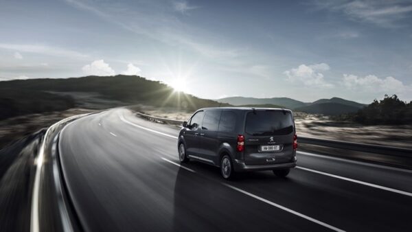 Peugeot_e-Traveller-04.jpg Peugeot e-Traveller Long 50 kWh