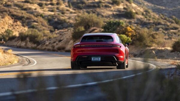 Porsche_Taycan_GTS_Sport_Turismo-03.jpg Porsche Taycan GTS Sport Turismo