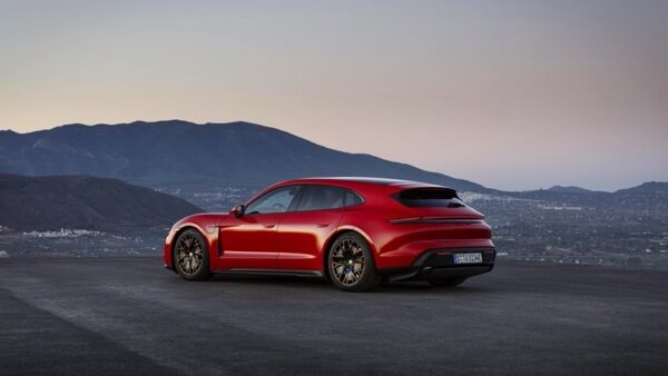 Porsche_Taycan_GTS_Sport_Turismo-08.jpg Porsche Taycan GTS Sport Turismo