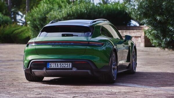 Porsche_Taycan_Turbo_S_Cross_Turismo-02.jpg Porsche Taycan Turbo Cross Turismo