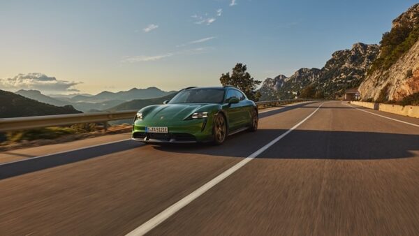 Porsche_Taycan_Turbo_S_Cross_Turismo-03.jpg Porsche Taycan Turbo Cross Turismo