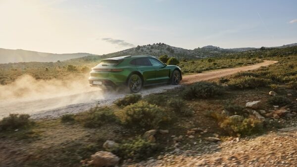 Porsche_Taycan_Turbo_S_Cross_Turismo-04.jpg Porsche Taycan Turbo Cross Turismo