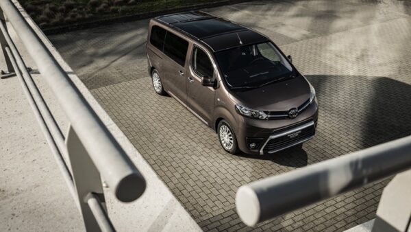 Toyota_PROACE_Verso-03.jpg Toyota PROACE Shuttle L 75 kWh