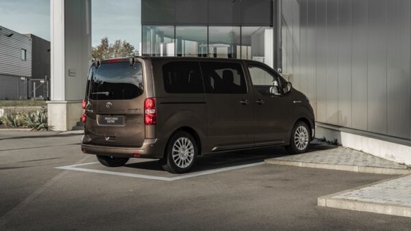 Toyota_PROACE_Verso-04.jpg Toyota PROACE Shuttle L 75 kWh