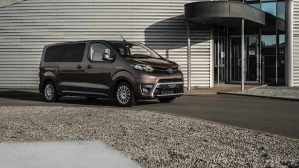 Toyota_PROACE_Verso-06.jpg Toyota PROACE Shuttle L 75 kWh