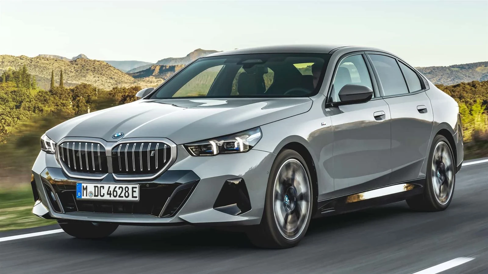 bmw i5 الكهربائية الجديدة