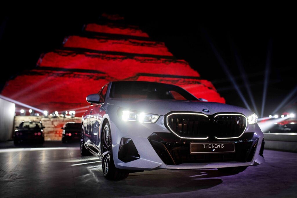 bmw i5 الكهربائية الجديدة